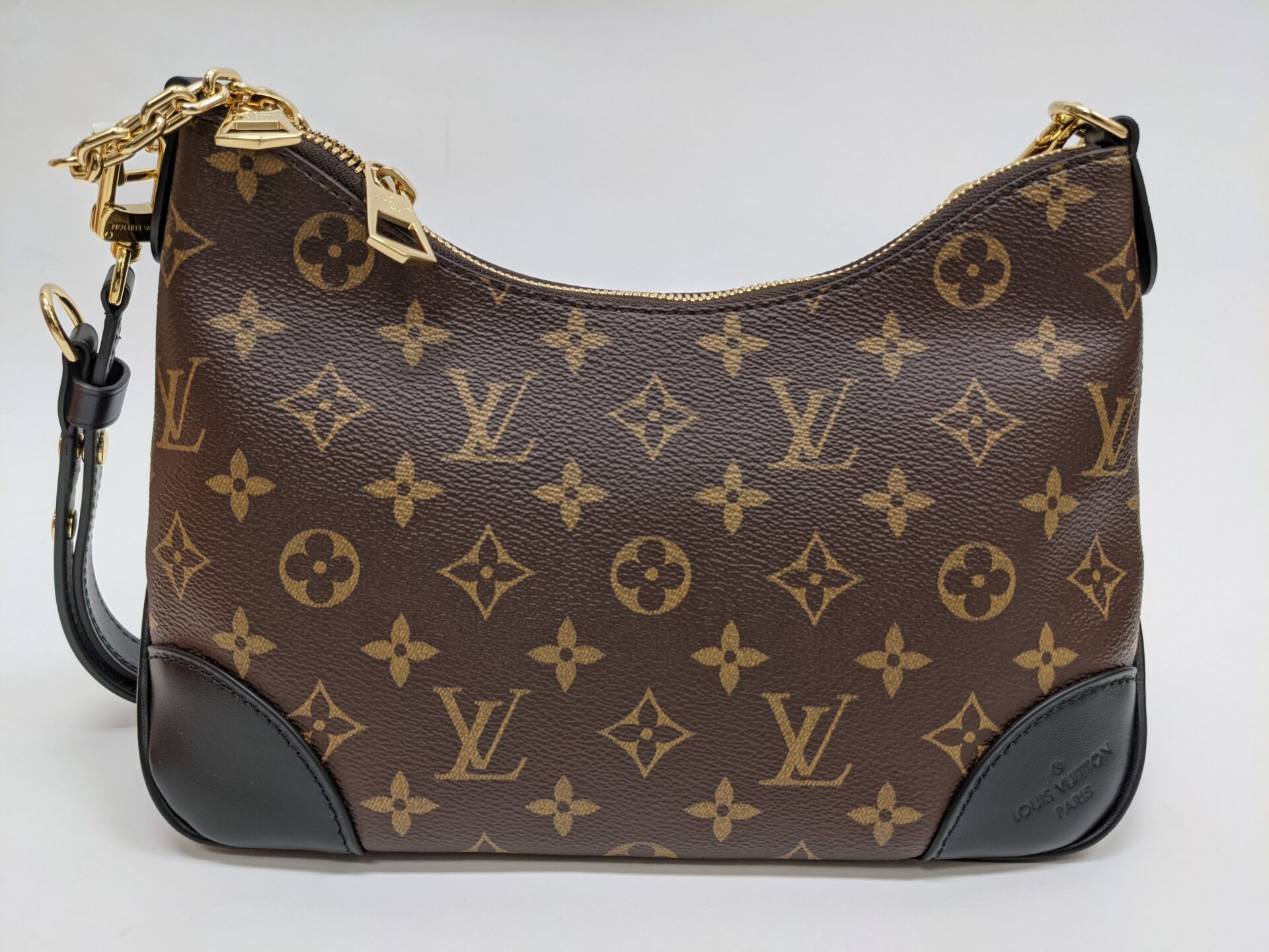 LOUISVUITTONLOUISVUITTON