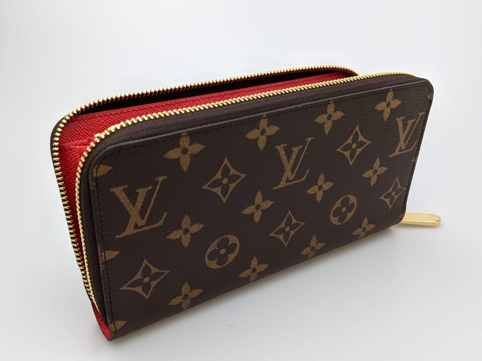 LOUISVUITTONLOUISVUITTON