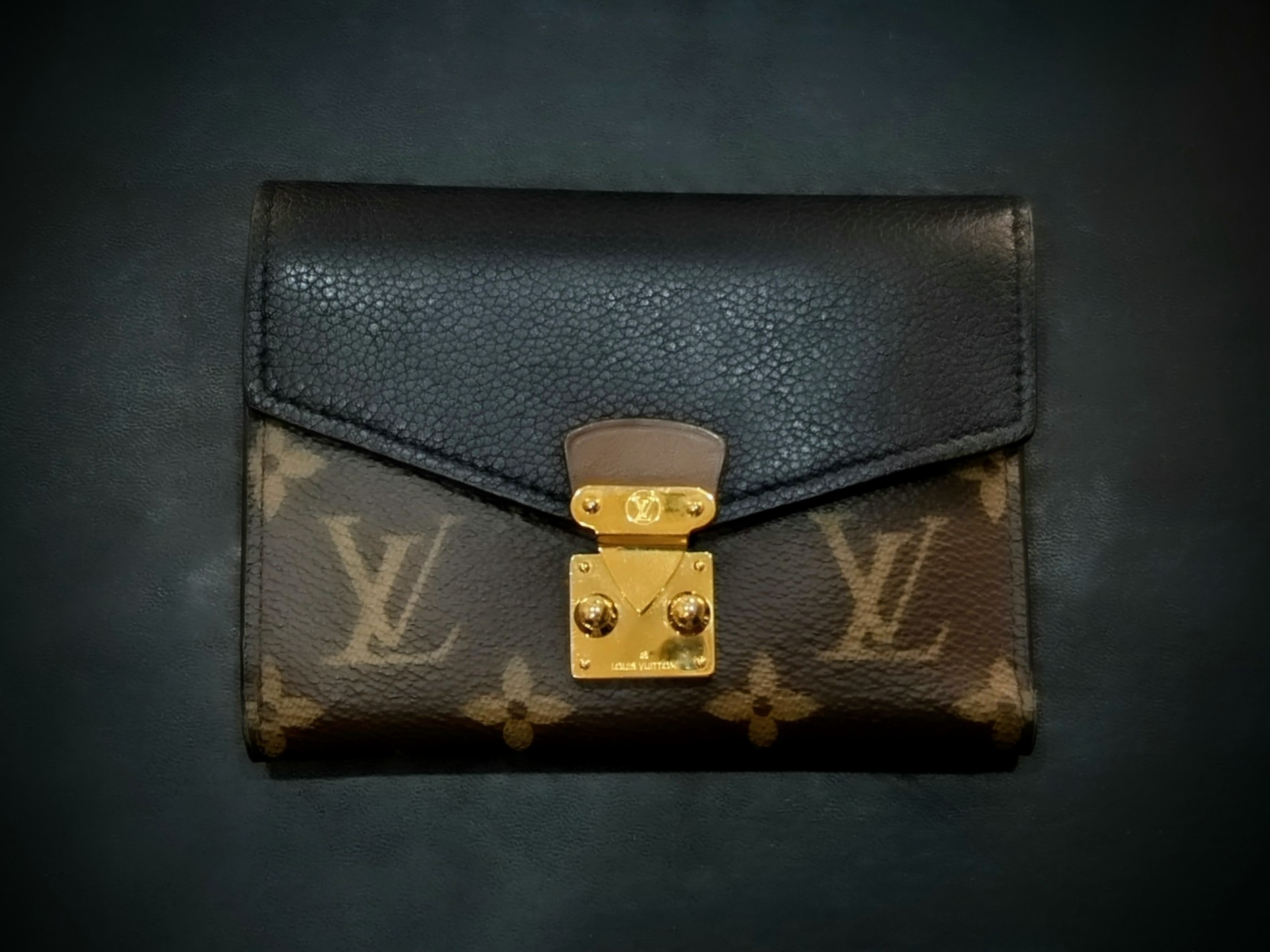 LOUISVUITTONLOUISVUITTON