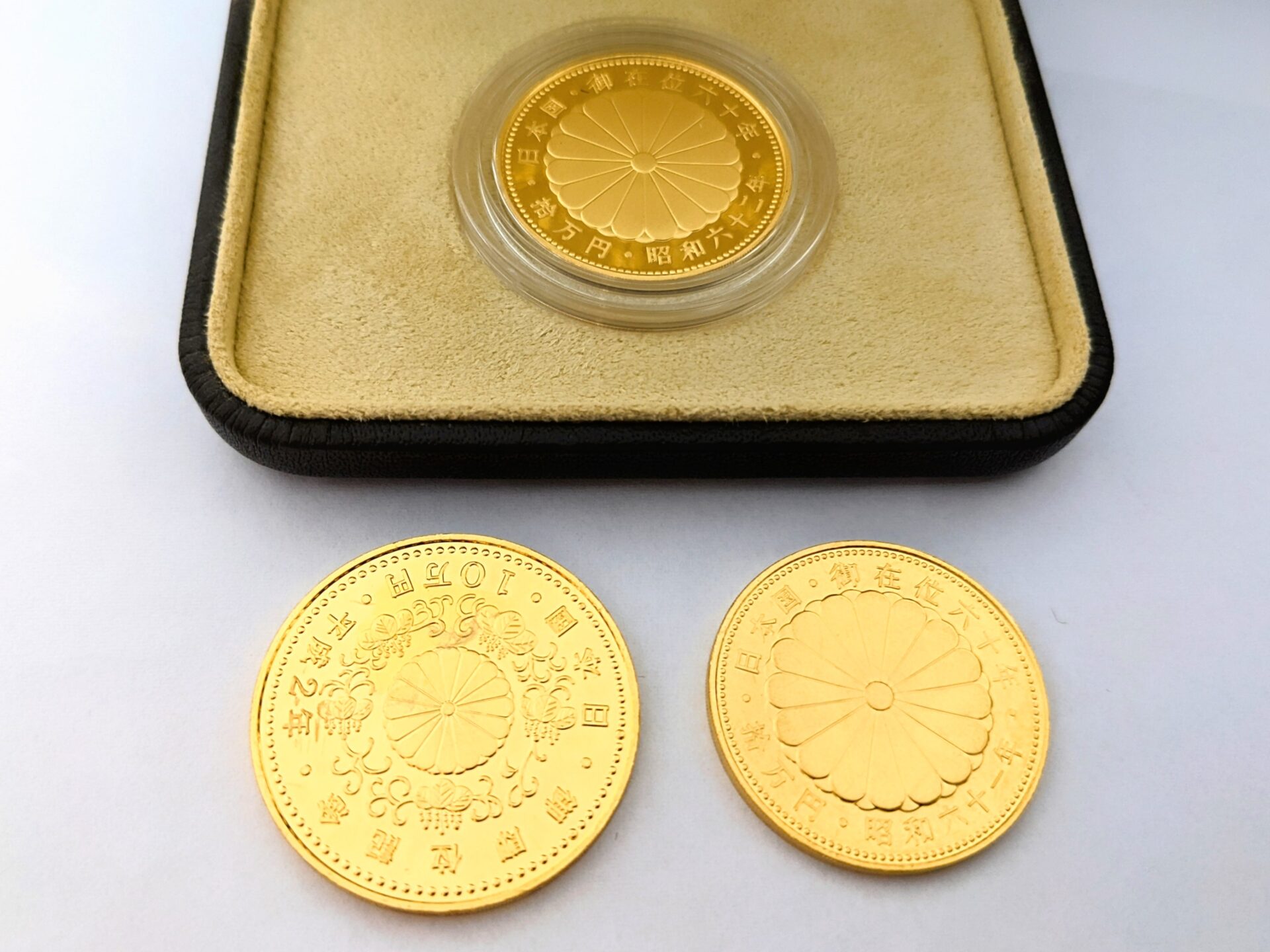 GOLD COINGOLD COIN